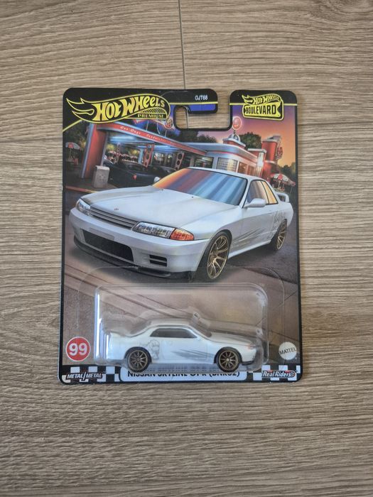 Sprzedam Hot Wheels premium Nissan skyline GT-R BNR32