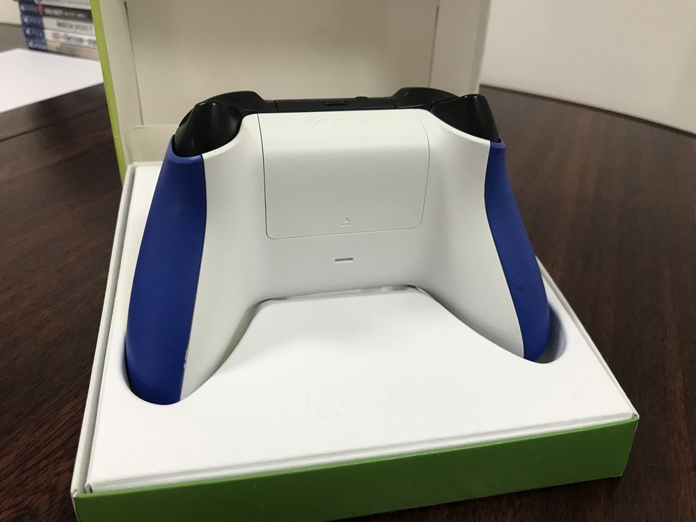Геймпад XBOX Series S X Electric Volt есть нюанс