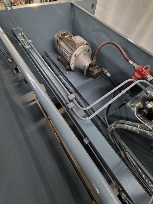 Prasa Krawędziowa krawędziarka DURMA 200 ton 3700mm CNC z 2009 roku