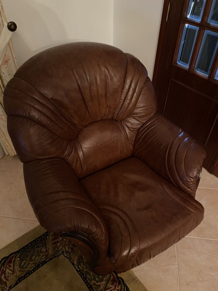 1 Sofá grande e 2 poltronas excelente estado