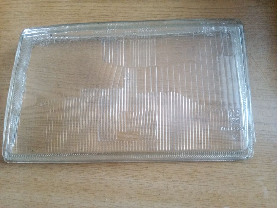 Продам стекло від фари