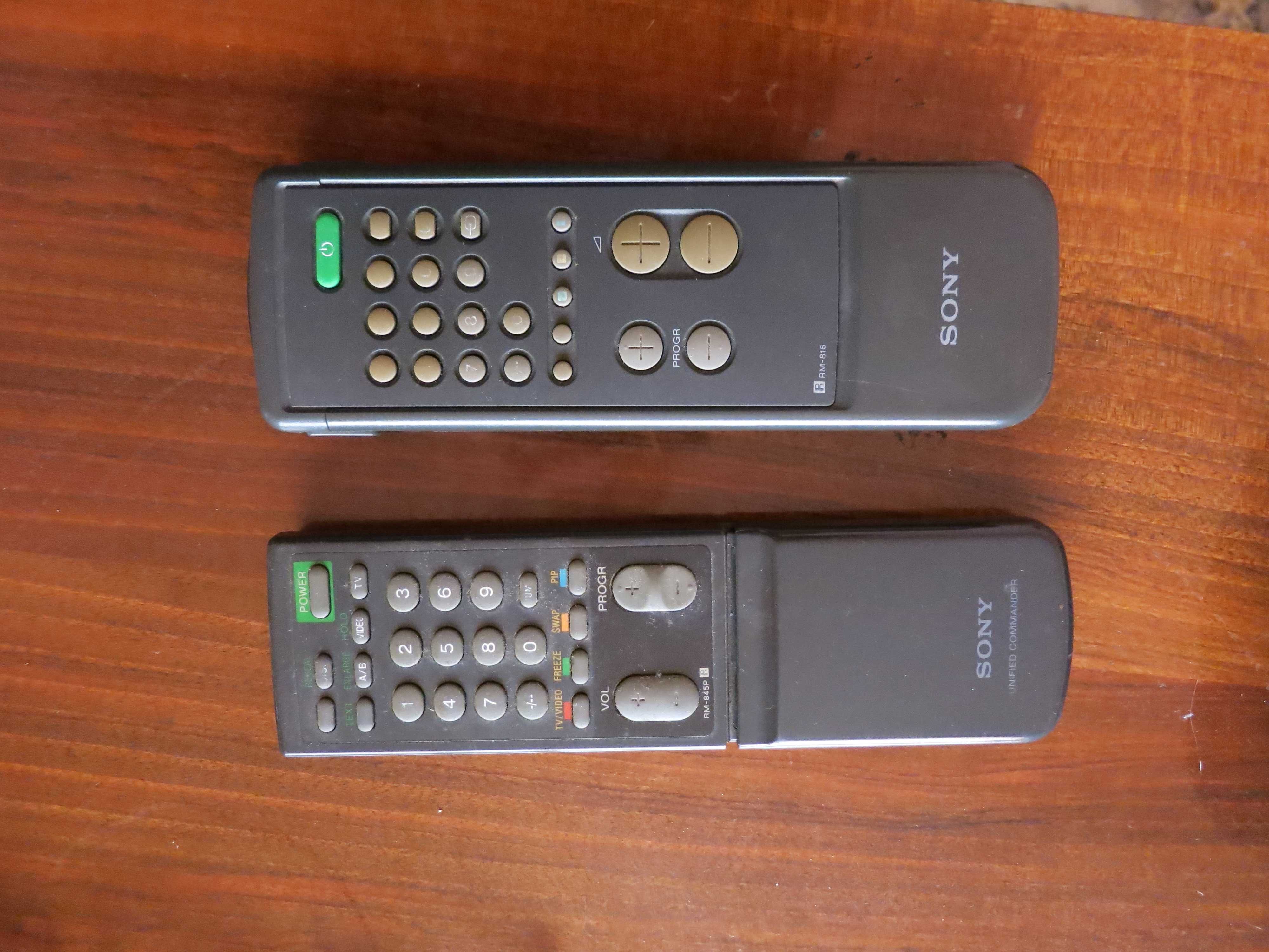 Продам TV SONY 29 дюймов под ремонт или на запчасти и 2 пульта к нему