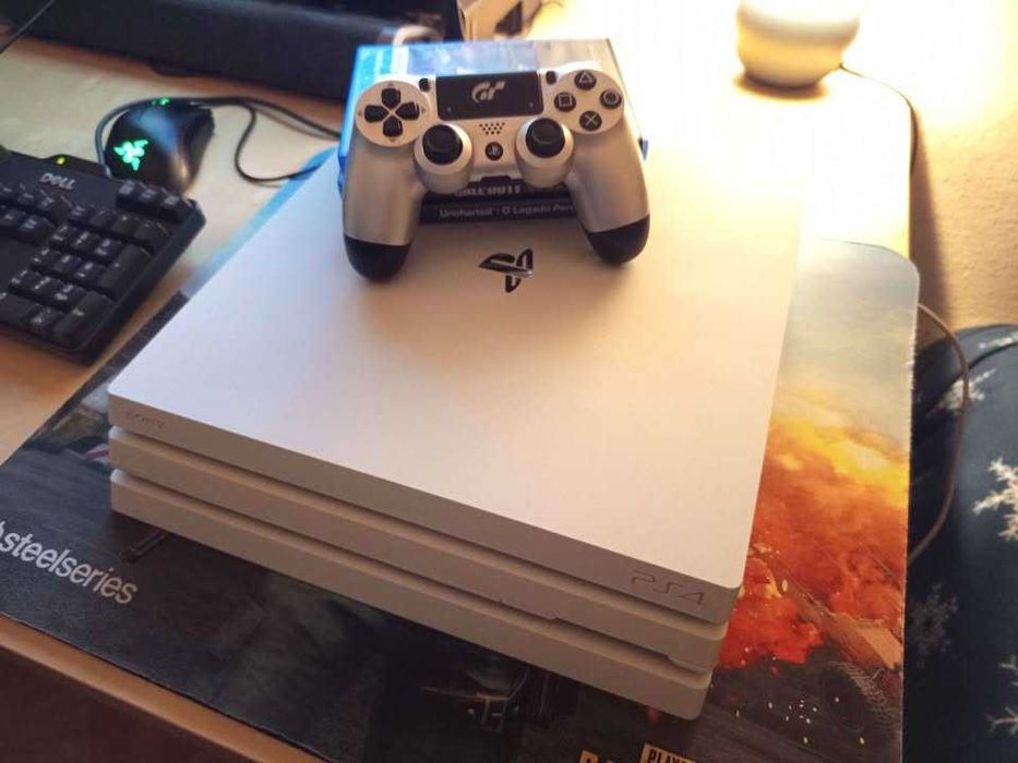 Playstation 4 Pro 1TB 4K HDR Branca Ediçao Especial C/ Comando E Jogos