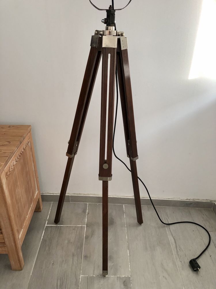 Candeeiro de pé projetor
