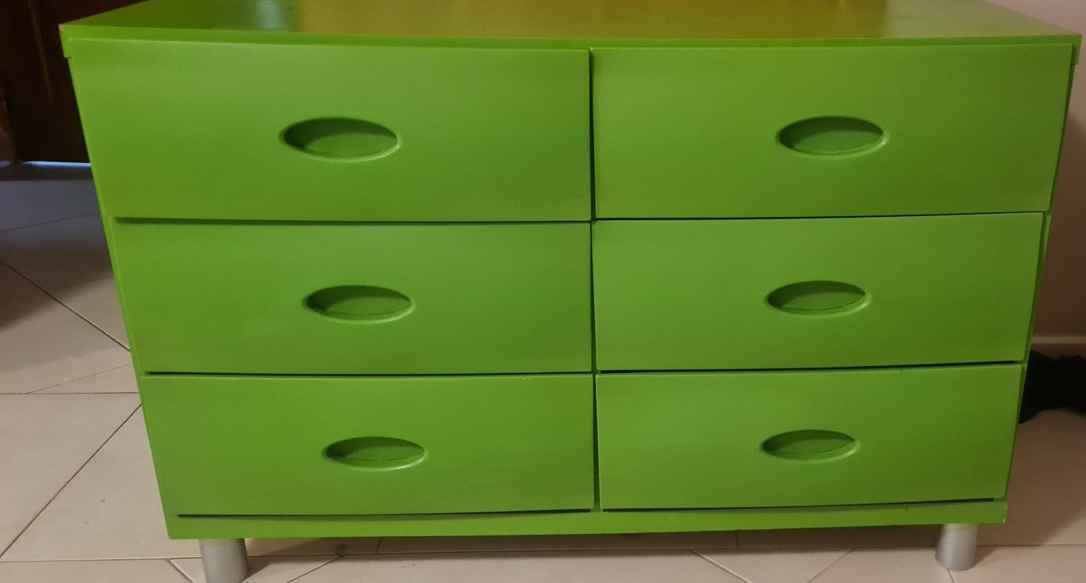 Comoda arrumação verde