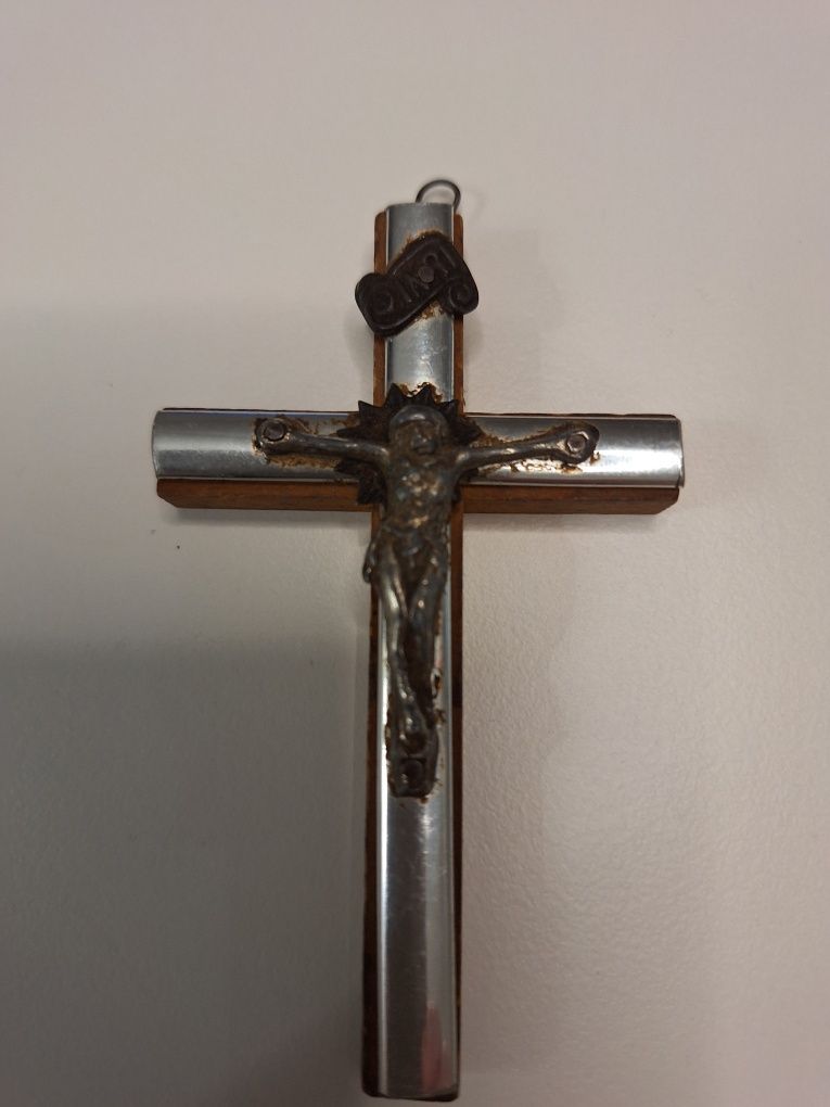 Stary krzyż drewniano- metalowy Inri