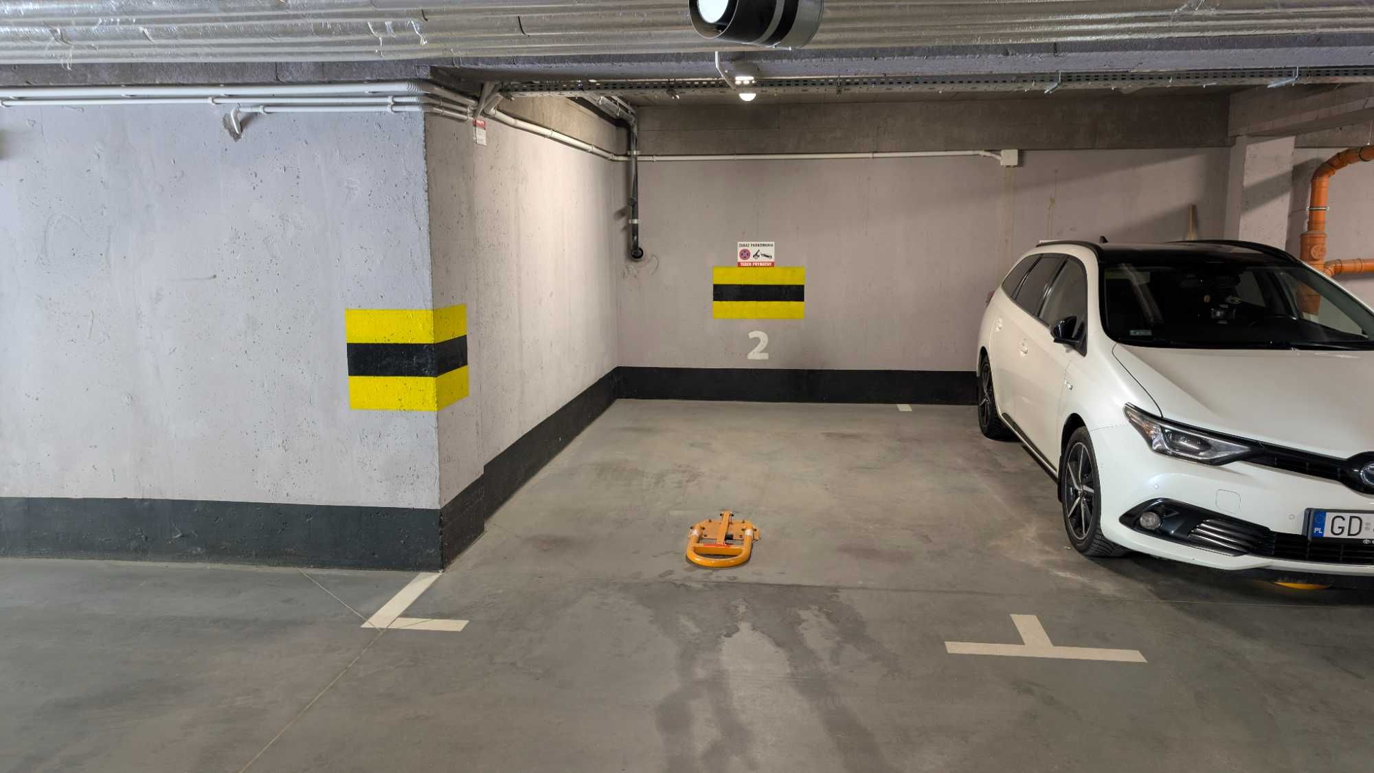 Sprzedam miejsce w hali garażowej Gdańsk Świrskiego 9 garaż parking