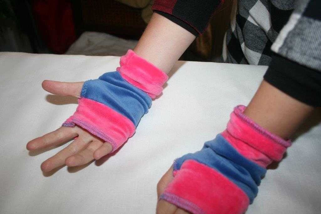 rękawiczki bez palców M mitenki z weluru różowy i niebieski