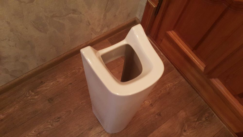 Пэдестал (колона) для умывальника.