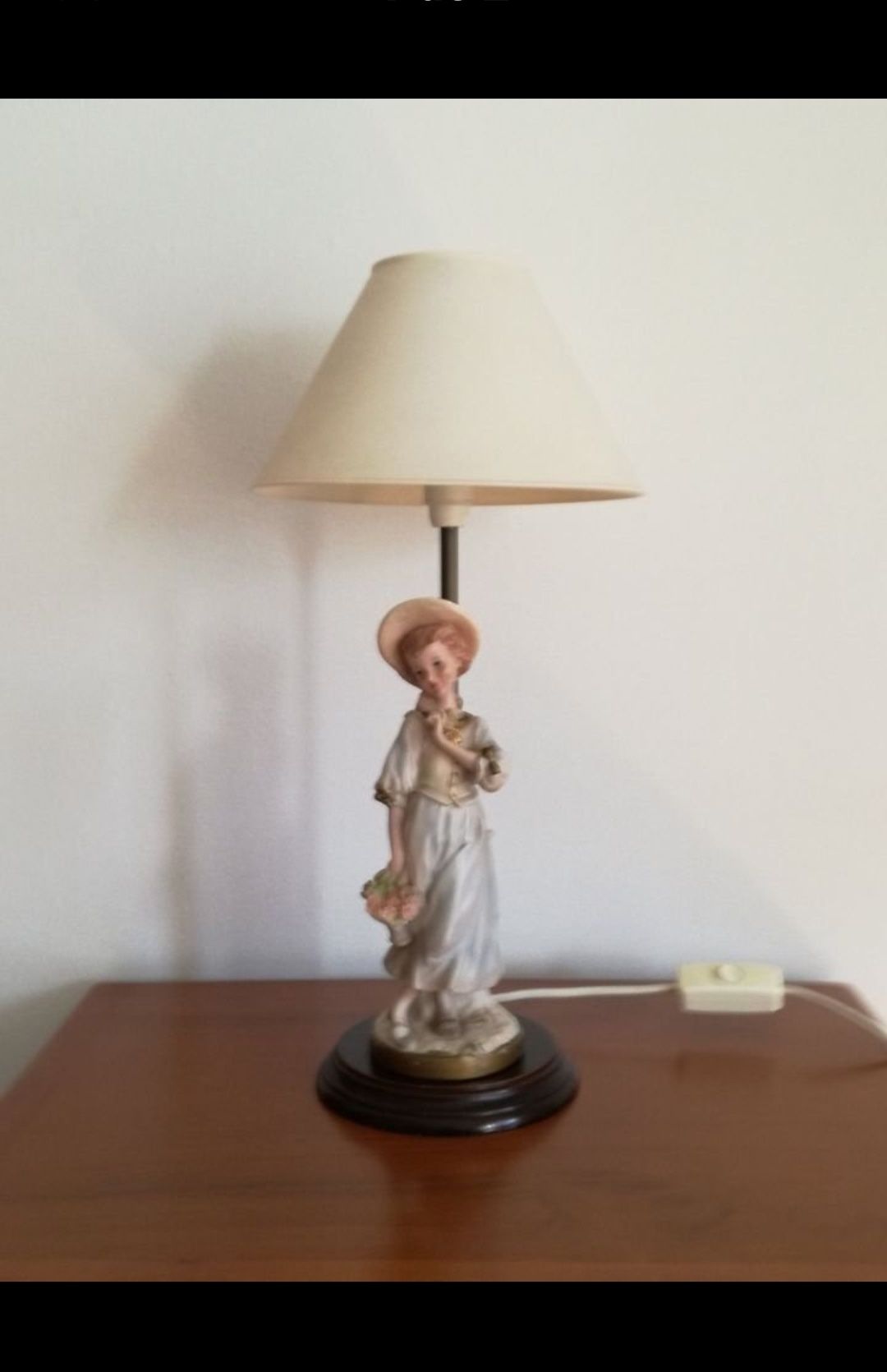 1 Candeeiro boneca de porcelana