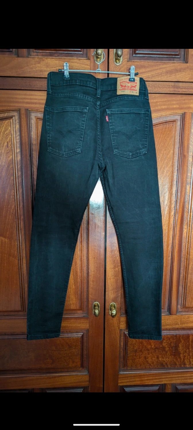 2 pares calças Levis