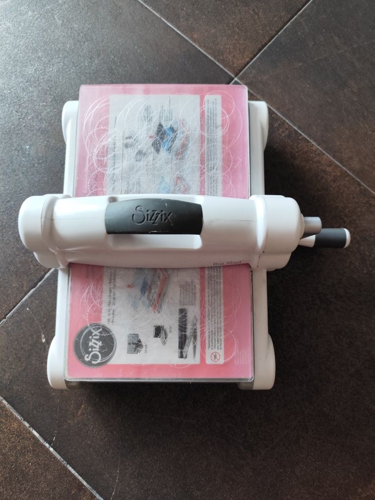 Máquina Sizzix com cortantes