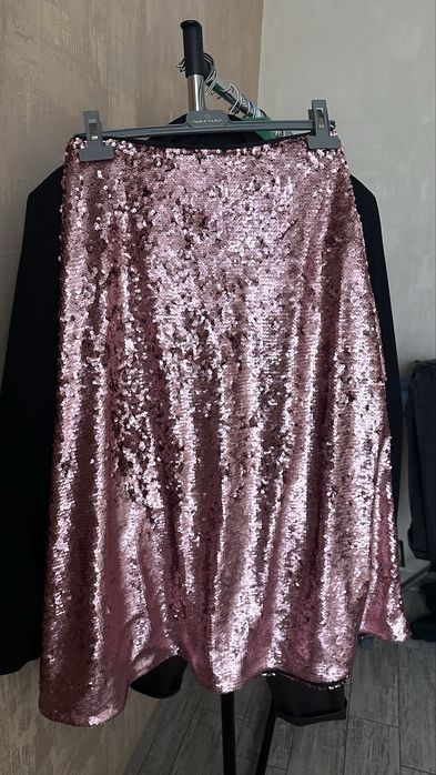 Спідниця в паєтку рожевого кольору, розмір С, H&M