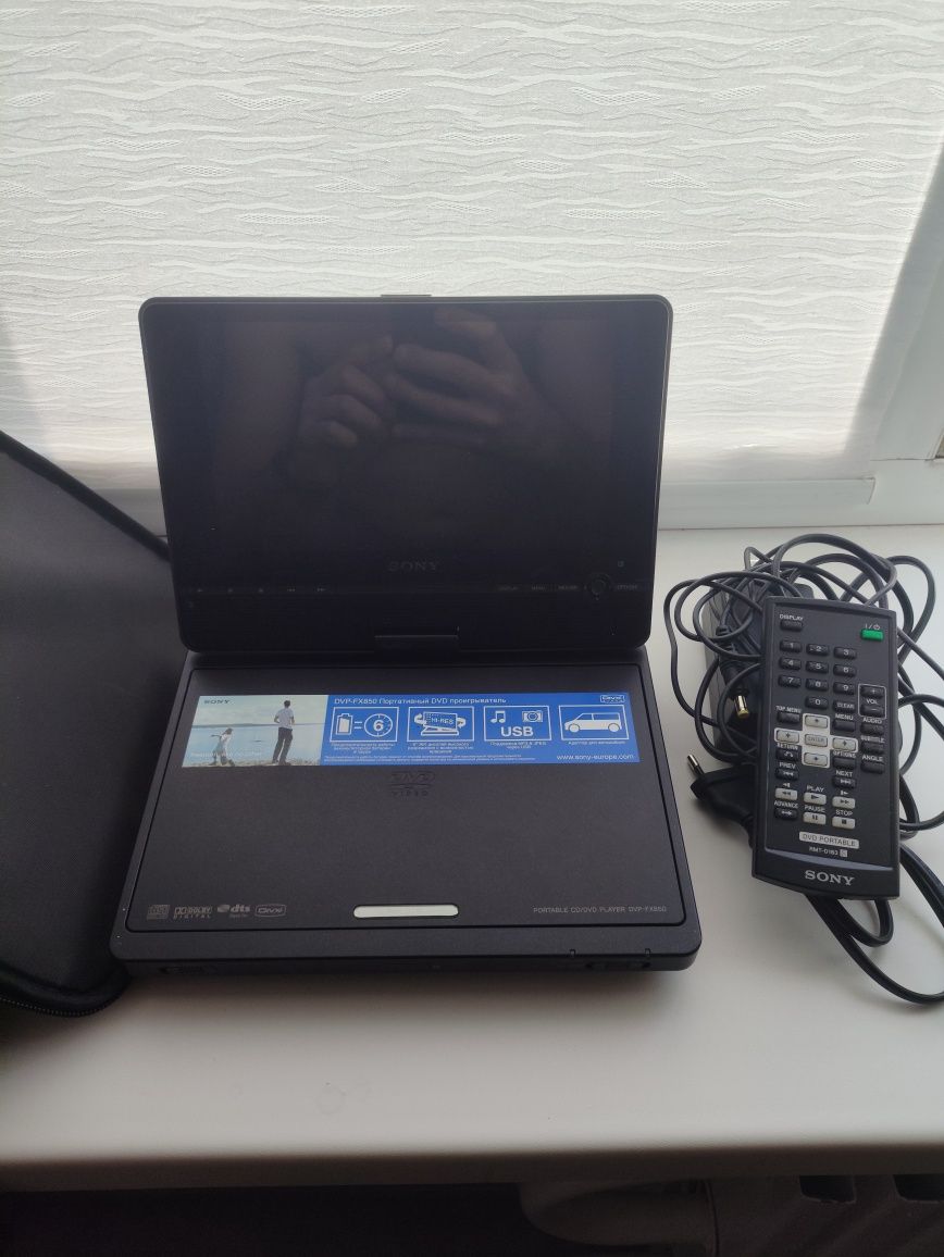 Портативный DVD плеер Sony DVP-FX850
8-дюймовый ЖК-экран TFT высокого