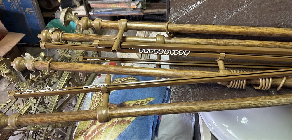 Продам карнизы в новом состоянии