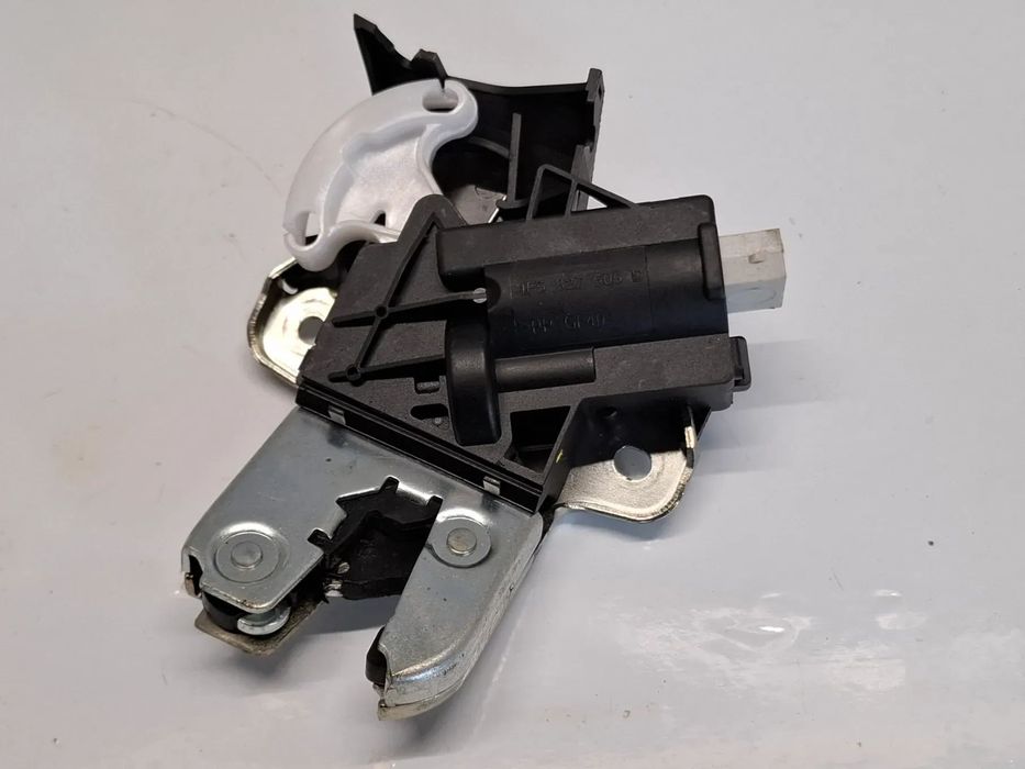 ZAMEK KLAPY BAGAZNIKA SEDAN AUDI A6 C6 A4 B8 A5 8T SLASK WYSYLKA