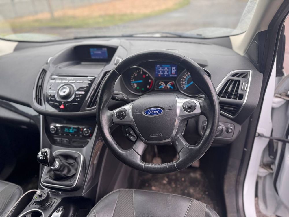 Запчастини Ford Kuga mk2 Разборка бампер капот крило