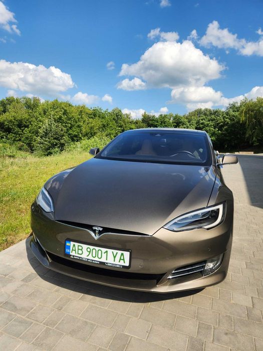 Tesla Model S 90D 2017