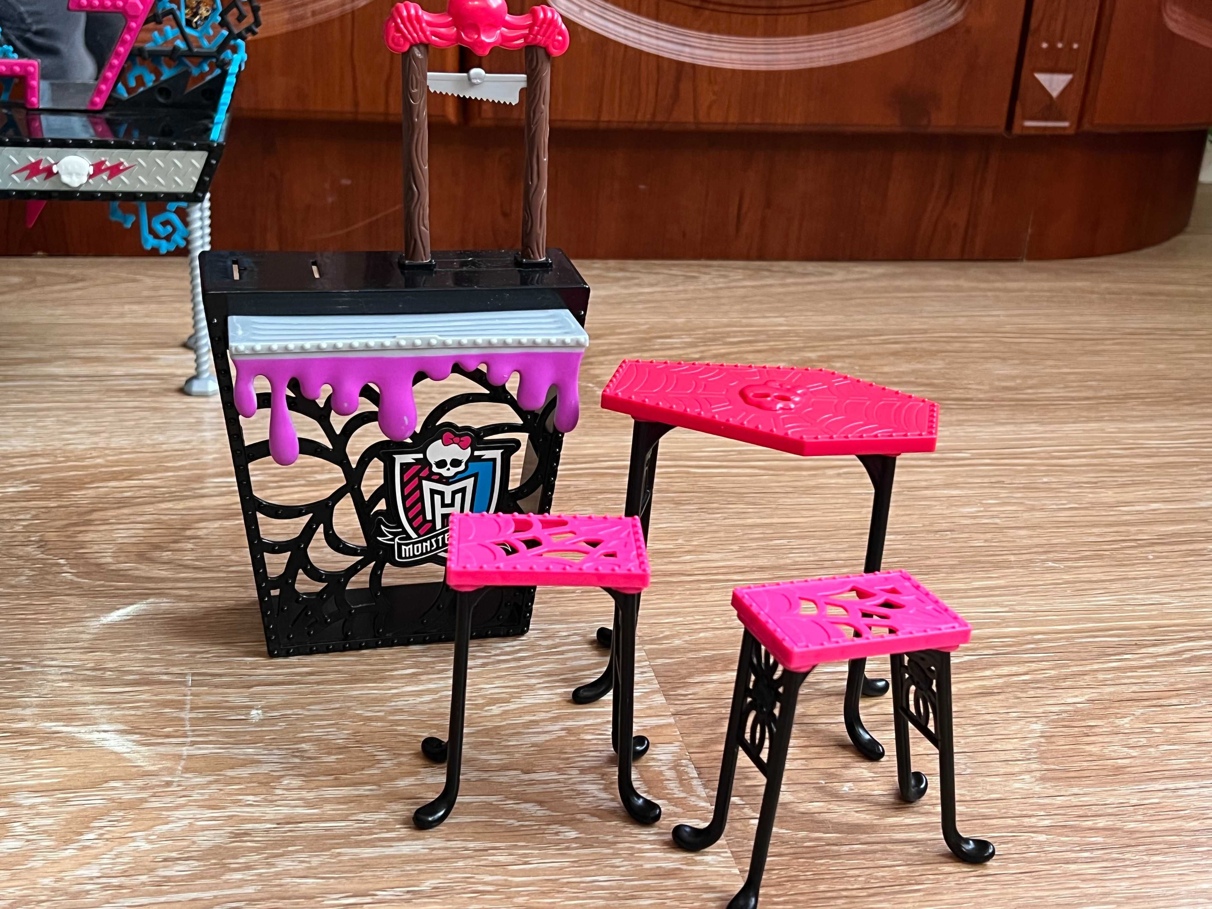 Набір меблів для Monster High (мебель для Монстер Хай)