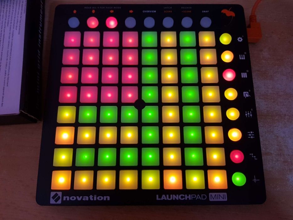 Novation Launchpad mini mk2