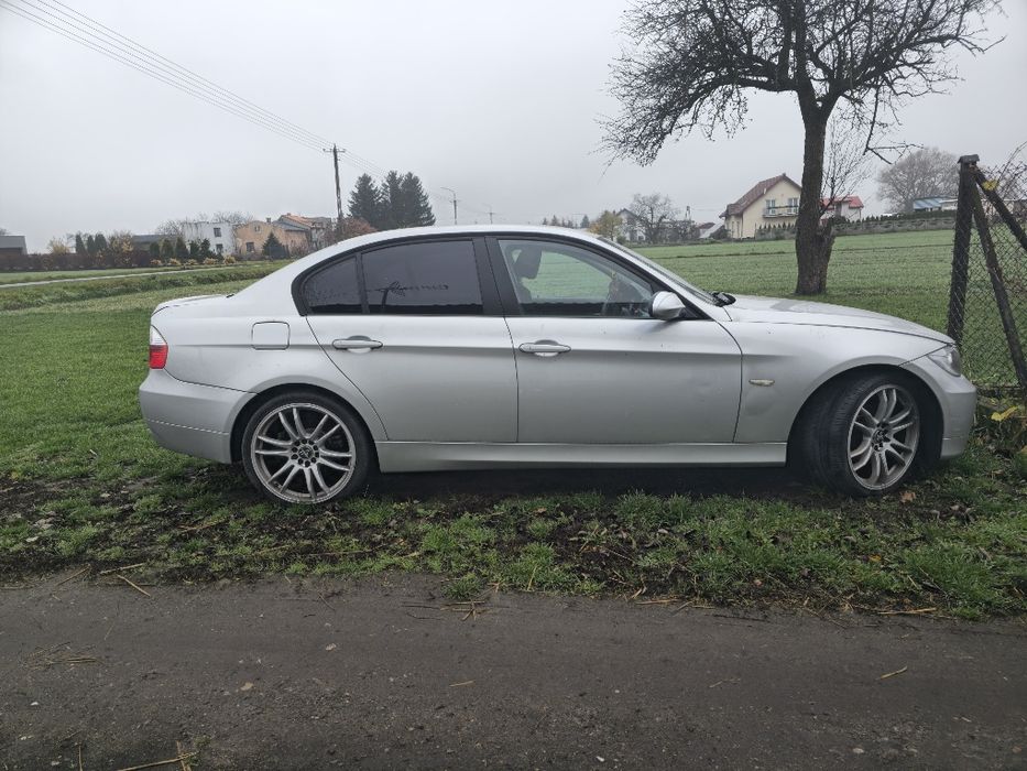 BMW E90 318i 2.0