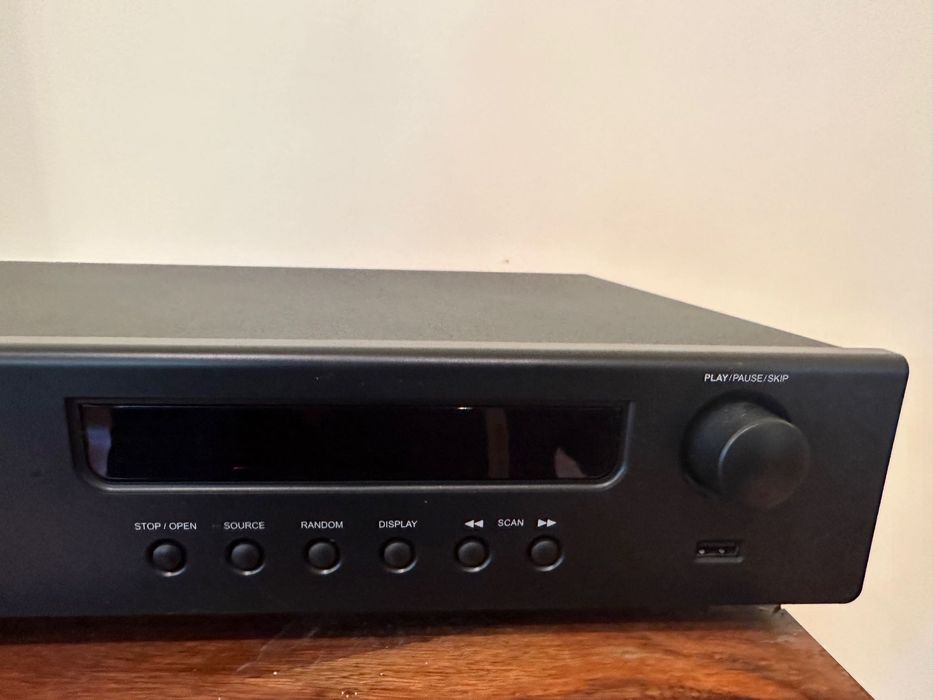 NAD amplituner oraz odtwarzacz CD