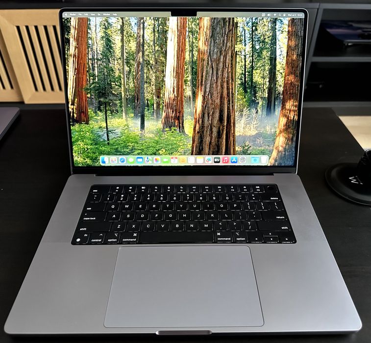 Macbook Pro 16" (M1 Pro / 32GB RAM / 1TB SSD)