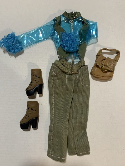 Аутфіти для ляльок Барбі