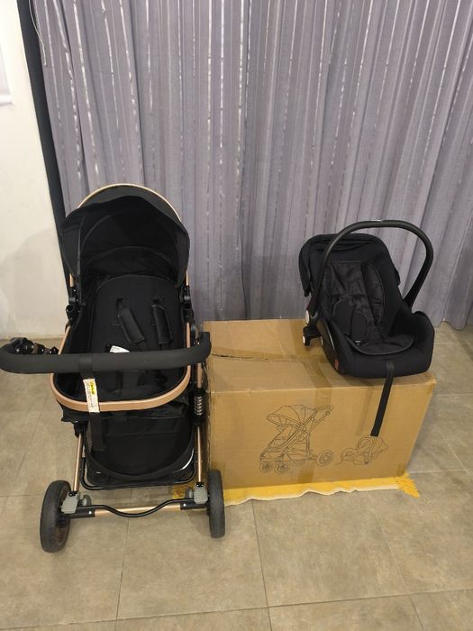 Carrinho de bebê como novo 3 em 1 + banheira e muda fraldas.