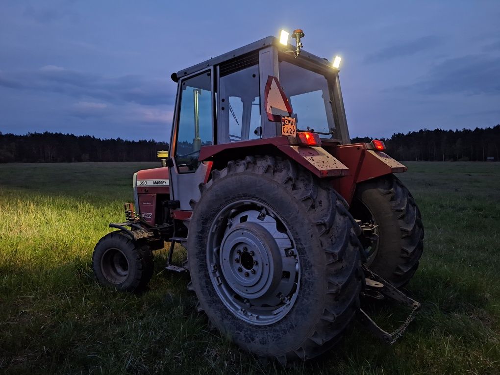 Sprzedam Traktor Massey ferguson 690. Zamienie