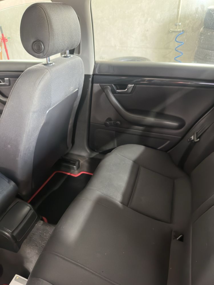 Продам Ауді А4 Б6 2002 року 1.6 двигун.