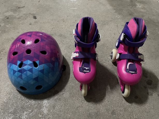 Conjunto patins mais capacete.