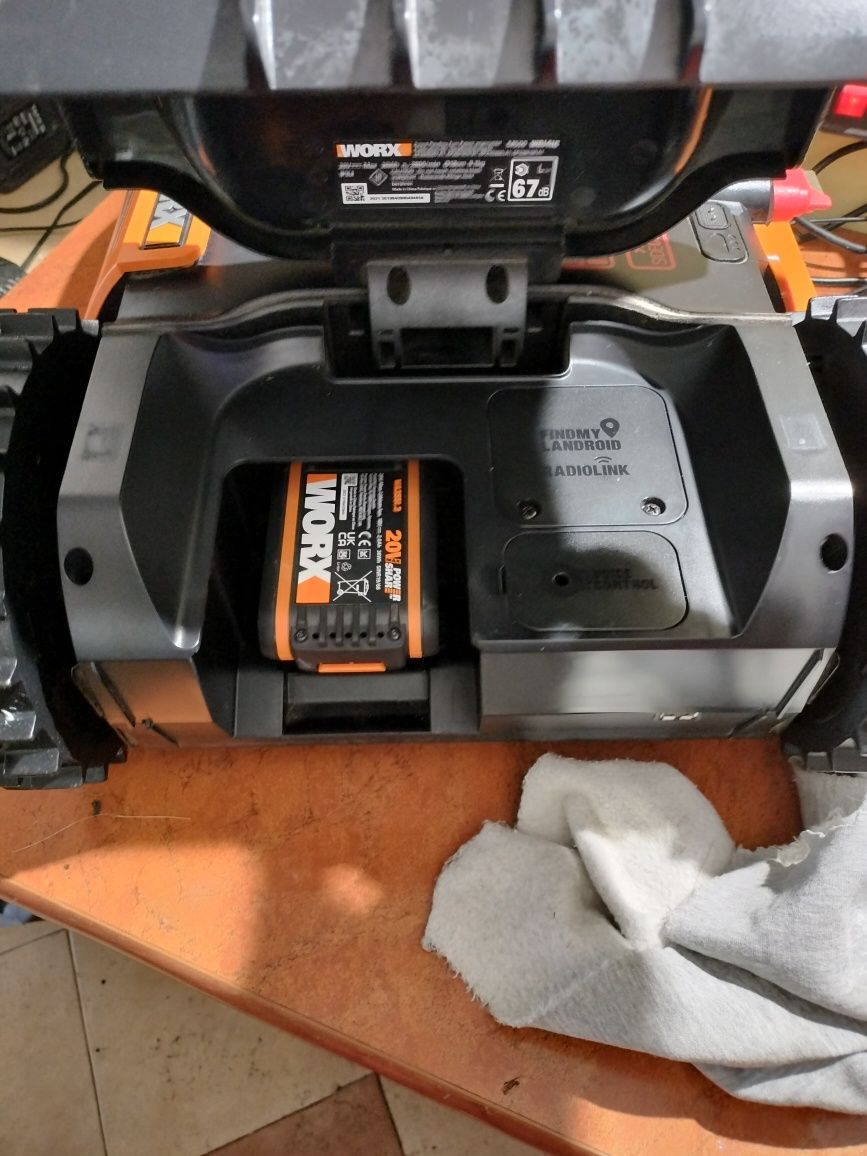 WOR Robot koszący  LANDROID VORX - WR141E - do 500m²