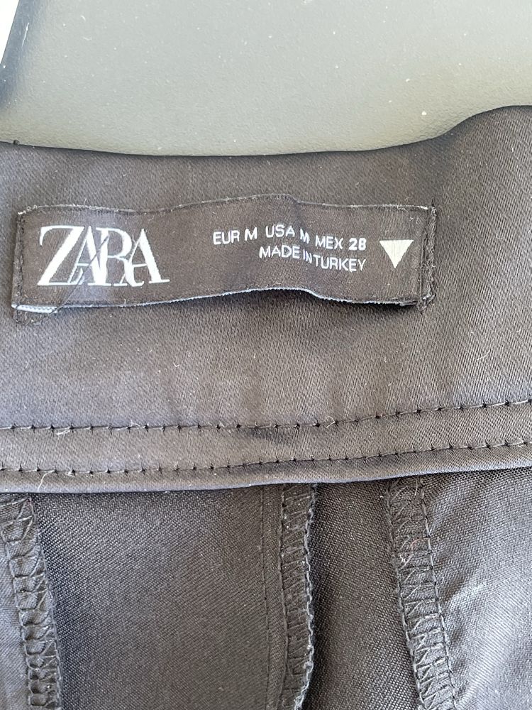 Calca classica acetinada com fitas