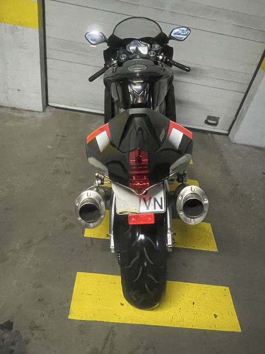 Aprilia RSV 1000 Factory