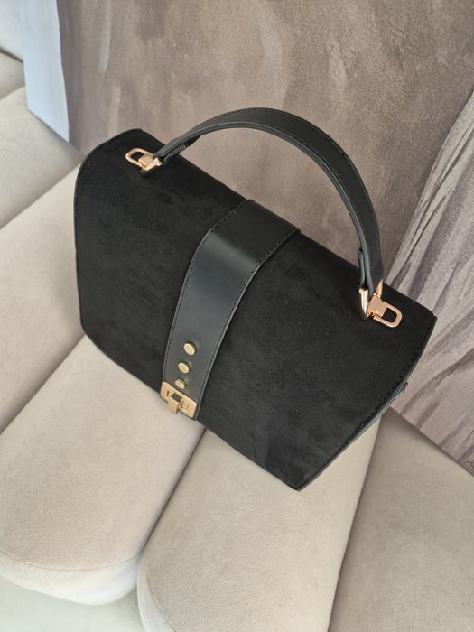 Nowa torebka listonoszka damska czarna złote okucia