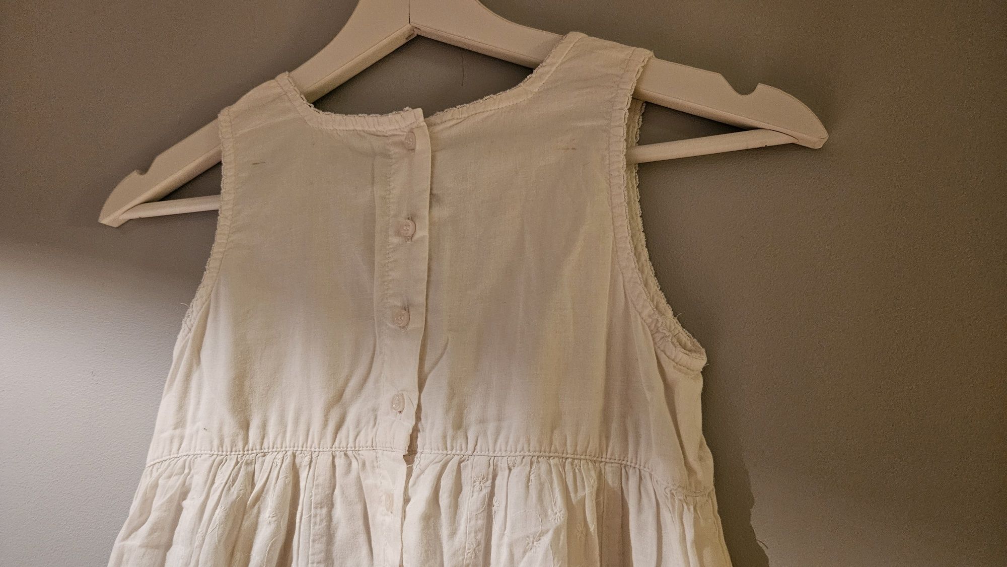 Sukienka 128 wiosna lato H&M suknia na podszewce biała