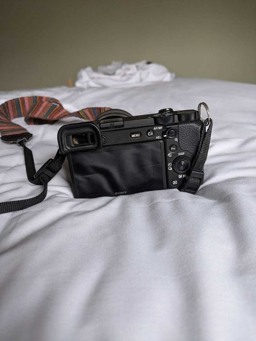 Sony a6600 + objetiva 18-135 (3.5/5.6) em ótimo estado