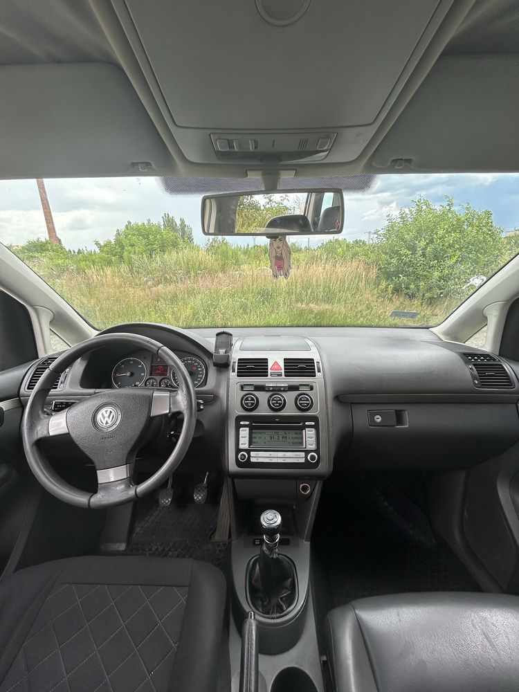 Volkswagen Touran Cross 1,9tdi 7 osobowy