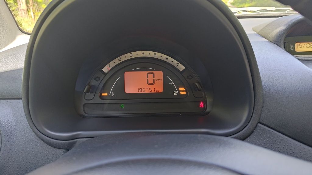 Ekonomiczny i Zadbany Citroen C3 (2004)Niski Przebieg, Pełna Dokumenta