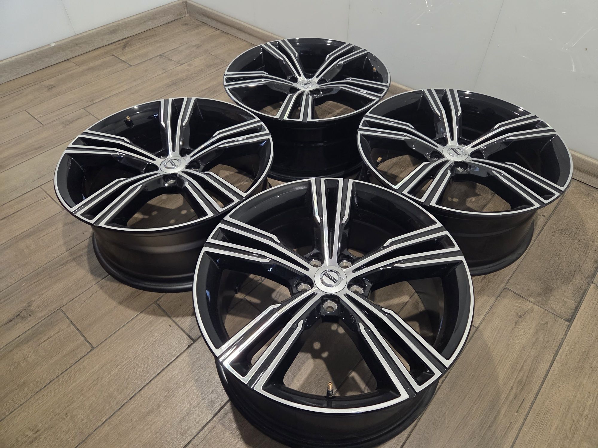 VOLVO 5x108 XC60 XC40 XC70 S90 V90 S40 V40 C30 S80 V70 Felgi 19