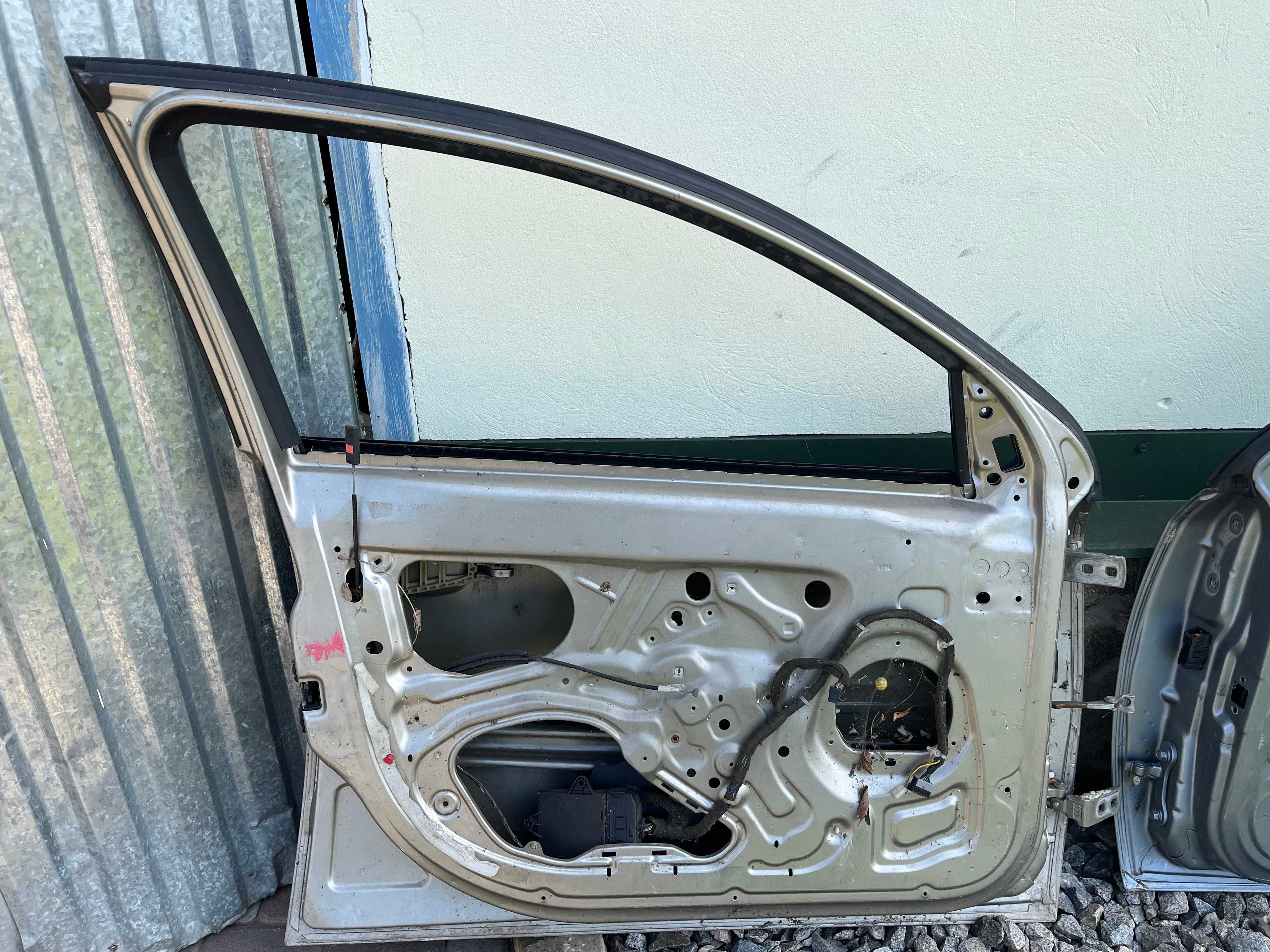 Дверь вектра ц передня ліва дверка opel vectra c signum левая передняя