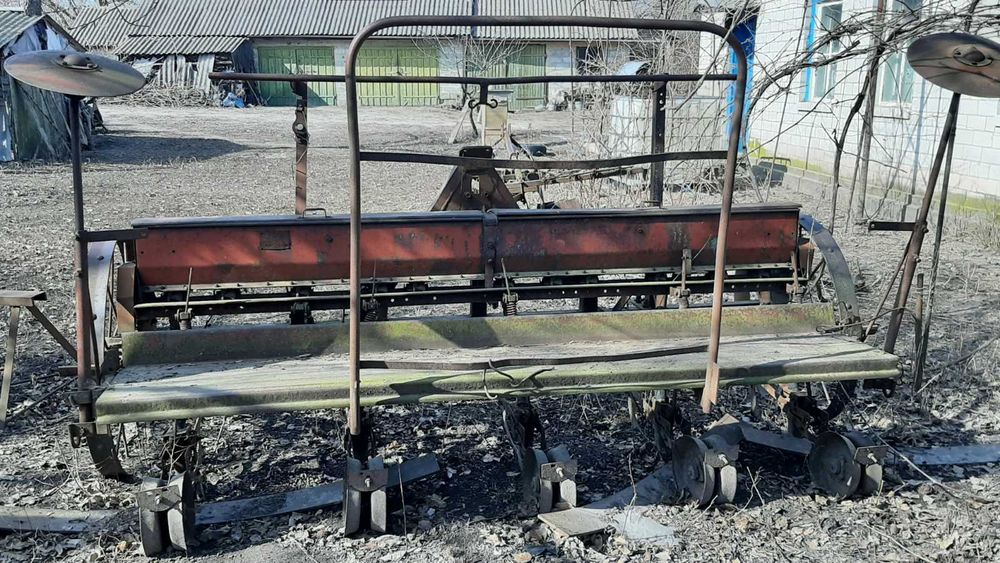 Сівалка  овочева для кукурудзи.