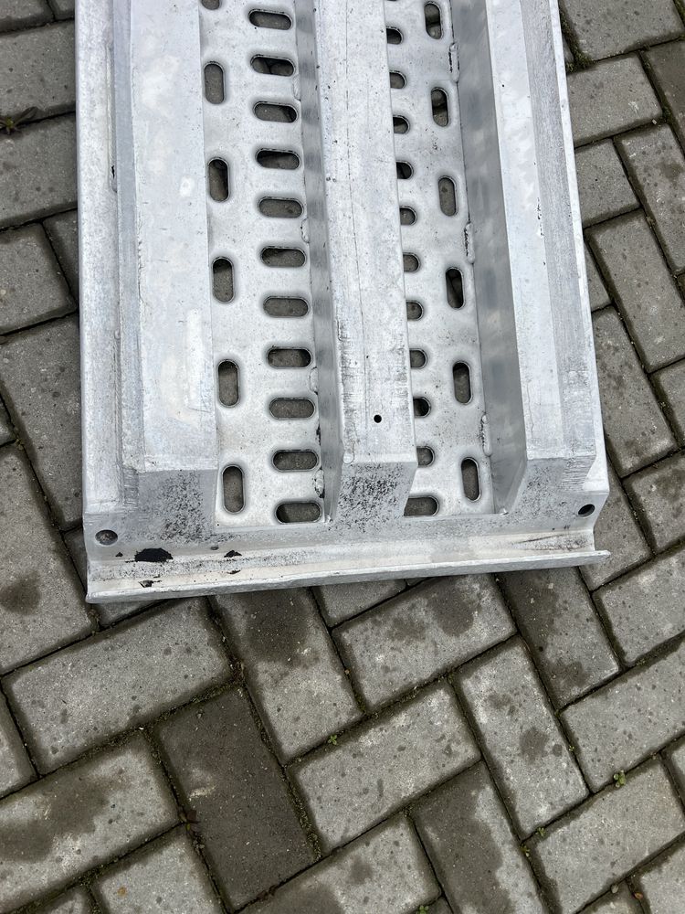 Najazdy aluminiowe Kassbohrer 230 cm 55 cm 8 cm nosnosc 8t