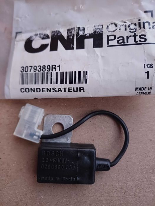 Конденсатор 3079389R1 CNH