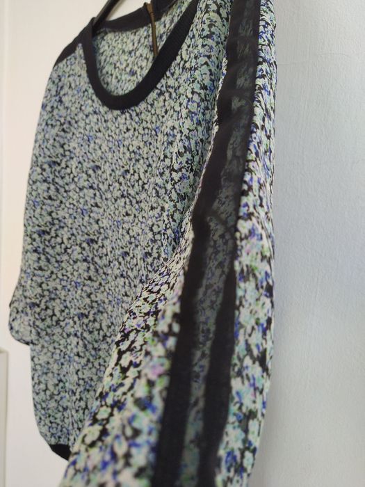 Blusa verde com padrão floral e detalhe nas mangas - Primark - Tam. 42