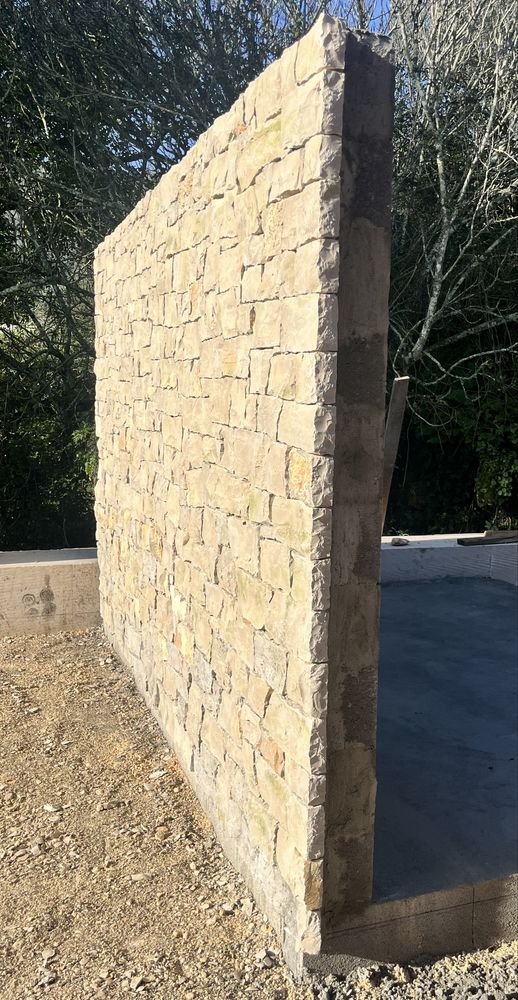 Forras em pedra rustica