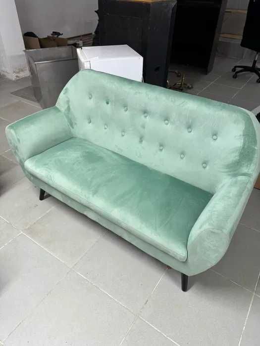 Sofá Verde de Veludo