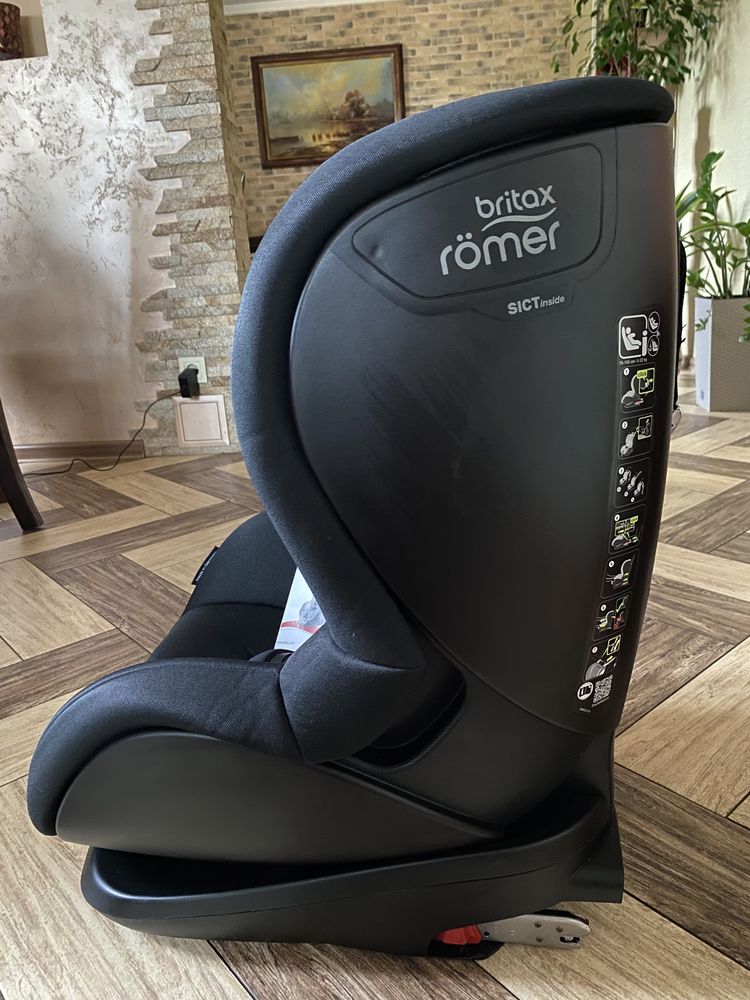 Автокрісло Romer britax trifix isofix I-Size Cosmos Black 9-22 кг