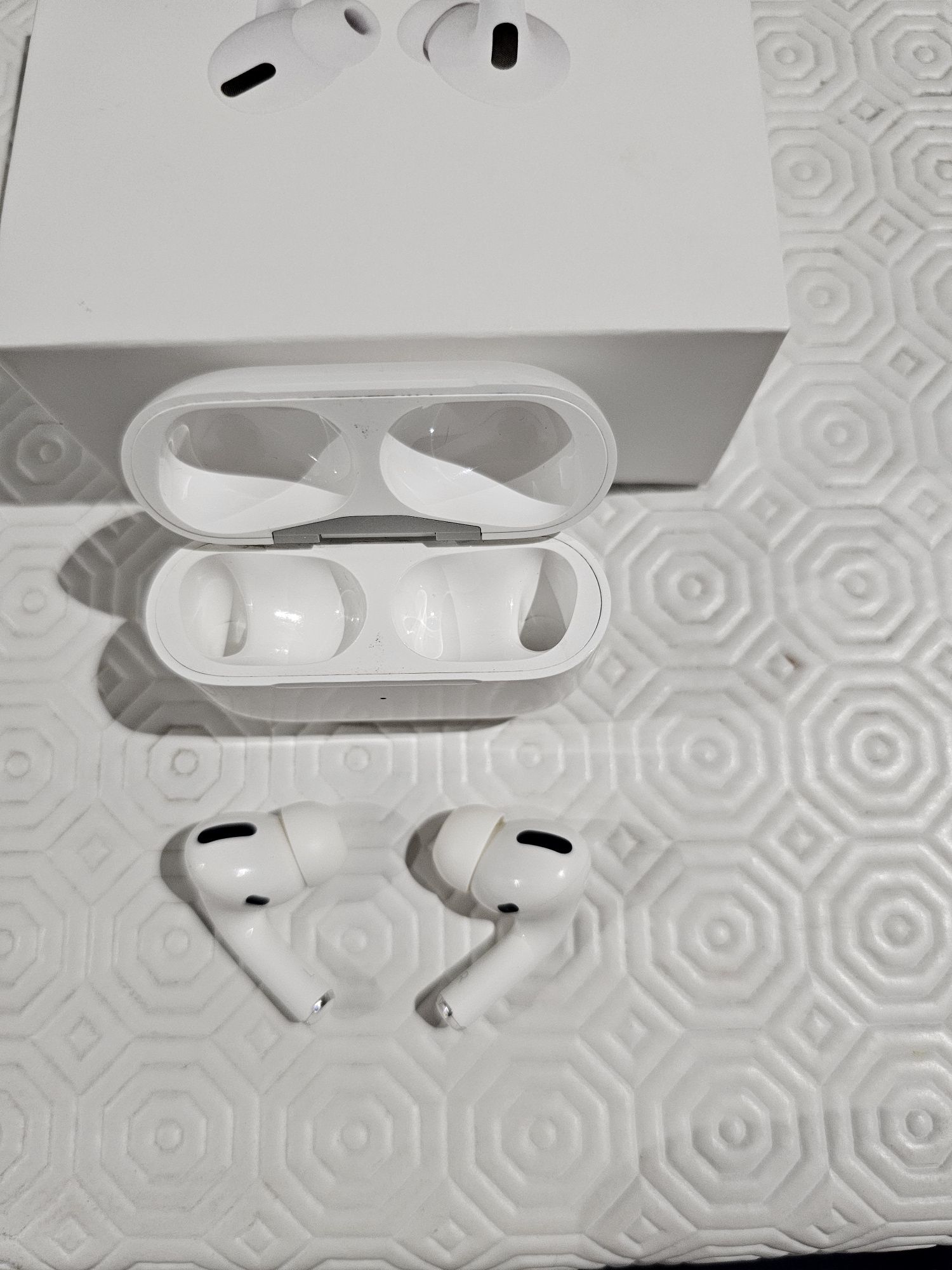 AirPods Pro originais wireless charging case como novos com fatura